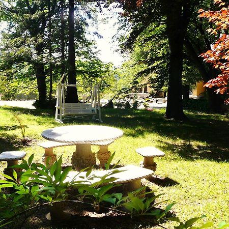 Hotel Le Mas Fleuri Верне-ле-Бен Екстериор снимка