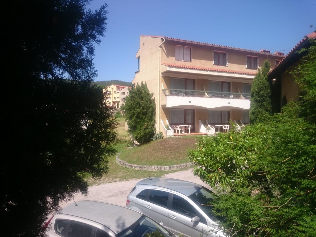 Hotel Le Mas Fleuri Верне-ле-Бен Екстериор снимка