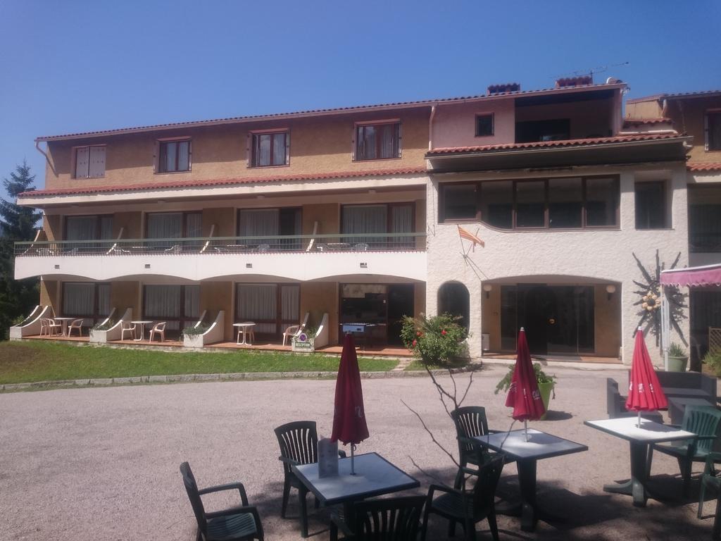 Hotel Le Mas Fleuri Верне-ле-Бен Екстериор снимка