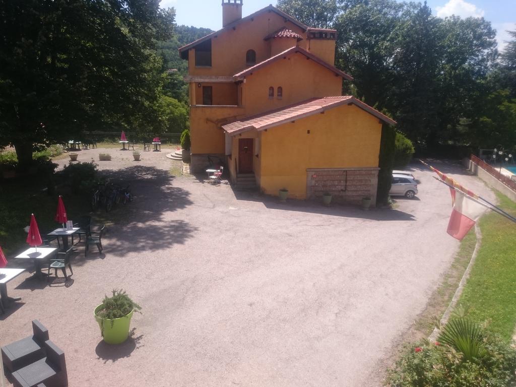 Hotel Le Mas Fleuri Верне-ле-Бен Екстериор снимка