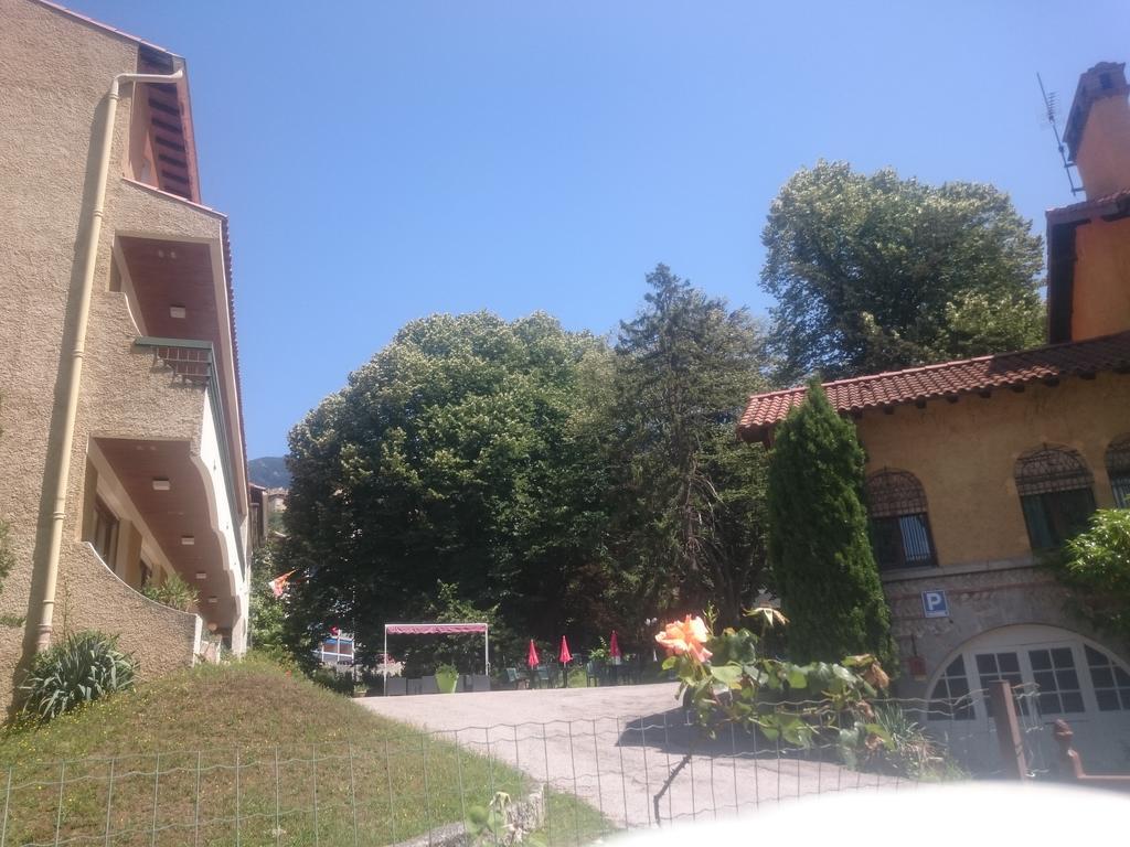 Hotel Le Mas Fleuri Верне-ле-Бен Екстериор снимка