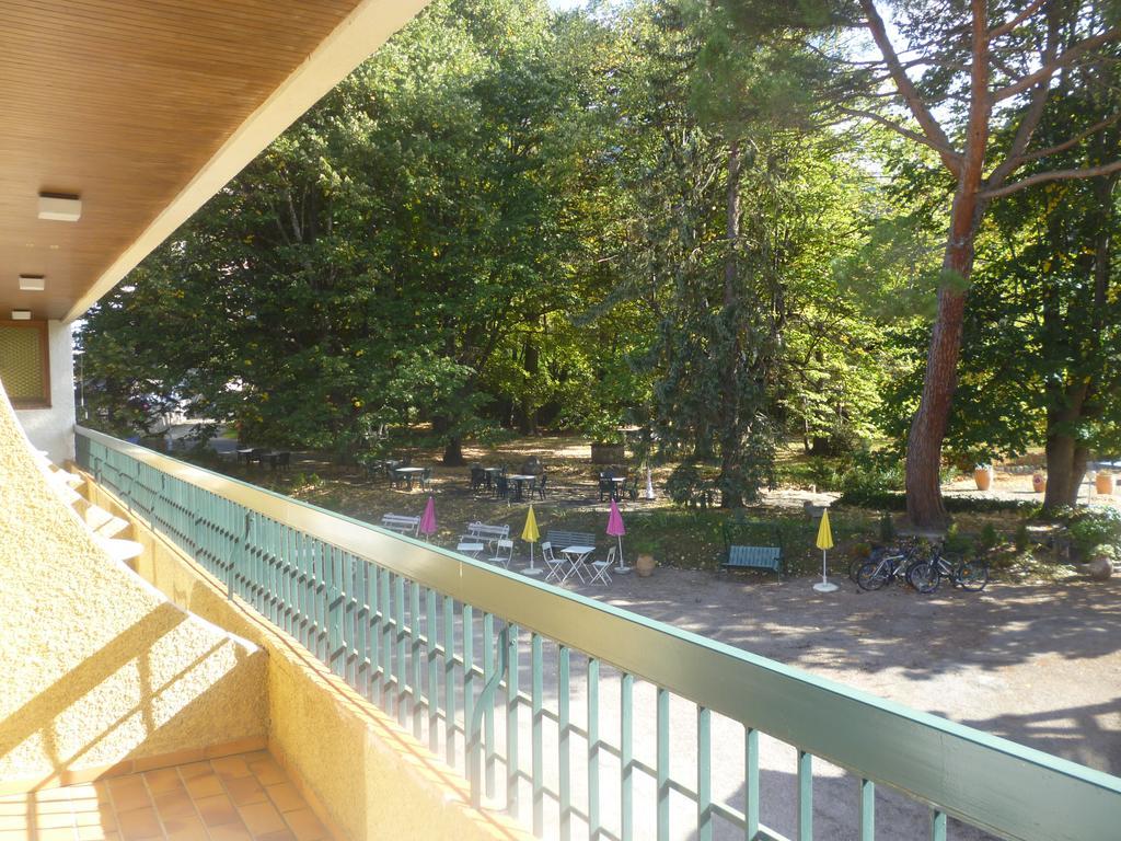Hotel Le Mas Fleuri Верне-ле-Бен Екстериор снимка
